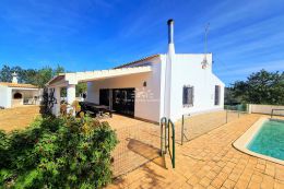 Traditional country style villa with pool and fantastic views near Loule