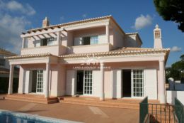 Anspruchsvolle neu erbaute Villa nahe Quinta do Lago Anspruchsvolle neu erbaute Villa nahe Quinta do Lago