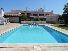 Nice villa with pool in a quiet area in Paderne Nice villa with pool in a quiet area in Paderne