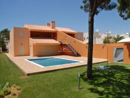 Semi detached villas in quiet living area Semi detached villas in quiet living area