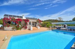 Charming villa with heated pool near Loule