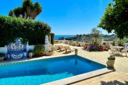 Unique villa with pool and ocean view near Albufeira
