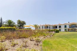 Fully furnished three bedroom apartment on Golf Resort near Carvoeiro