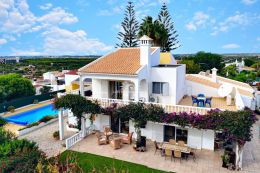 Beautiful south facing 5 bedroom villa with heated pool near Vilamoura