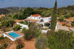 Portugiesische Quinta mit Pool und Meerblick in der Nähe von Loule