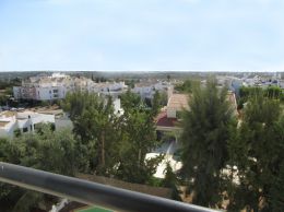 Well-presented apartment with balconies in green residential area in Tavira Well-presented apartment with balconies in green residential area in Tavira
