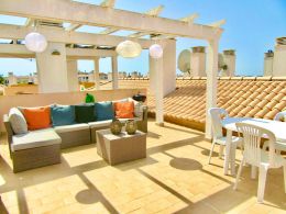 Top floor apartment with pool and a fabulous roof terrace in Cabanas de Tavira