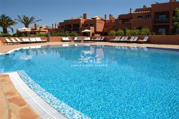 Modern duplex apartment with roof terrace and pool in Alcantarilha Modern duplex apartment with roof terrace and pool in Alcantarilha
