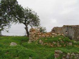 Good-size ruin on South-facing plot enjoying beautiful country and sea view near Sao Bras Good-size ruin on South-facing plot enjoying beautiful country and sea view near Sao Bras