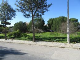 South-facing plot with possibility to build a large villa on good location near Faro South-facing plot with possibility to build a large villa on good location near Faro