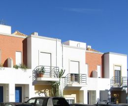 Two bedroom townhouse with beautiful sea view in residential area in Tavira Two bedroom townhouse with beautiful sea view in residential area in Tavira