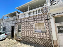 Townhouse for renovation with terraces in historical centre of Tavira 