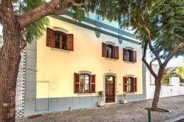 Magnificent character house 3+1 bed in Tavira centre with contemporary finishes