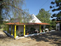 Quinta style villa with garage and mature garden on beautiful plot near Moncarapacho Quinta style villa with garage and mature garden on beautiful plot near Moncarapacho