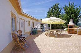 Geräumige Villa mit Garage und Pool in Quinta do Sobral nahe Castro Marim Geräumige Villa mit Garage und Pool in Quinta do Sobral nahe Castro Marim