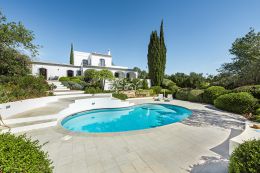 Wunderschöne Villa im Quinta-Stil mit Pool und Meerblick nahe Tavira