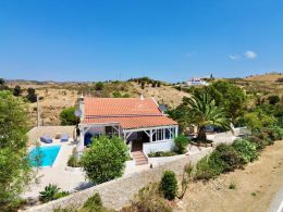 Beautiful 2 bedroom villa with mature garden and garage near Tavira Beautiful 2 bedroom villa with mature garden and garage near Tavira