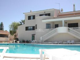 Villa with swimming pool and 6 bedrooms near Silves Villa with swimming pool and 6 bedrooms near Silves