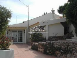 Nicely renovated and comfortable 3 bedroom villa with pool Nicely renovated and comfortable 3 bedroom villa with pool
