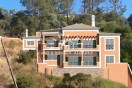 Large luxurious 3 bed villa in great mountain surroundings Large luxurious 3 bed villa in great mountain surroundings