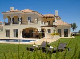 Detached four bedroom Villas with private pool in unique Golf resort Detached four bedroom Villas with private pool in unique Golf resort