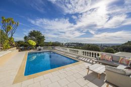 Well presented villa with pool on good location near Boliquieme