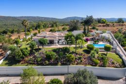 3 SZ Villa nahe Vilamoura mit grossen Salzwasserueberlaufpool 3 SZ Villa nahe Vilamoura mit grossen Salzwasserueberlaufpool