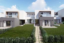 Newly built villa with communal pool overlooking the golf course near Silves