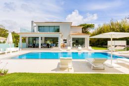 Contemporary villa with large pool in Quinta do Lago Contemporary villa with large pool in Quinta do Lago