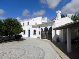 Charming and spacious 7 bedroom villa with garage in quiet residential area near Boliquieme Charming and spacious 7 bedroom villa with garage in quiet residential area near Boliquieme