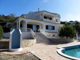 4 bedroom villa with pool and sea view near Loule 4 bedroom villa with pool and sea view near Loule
