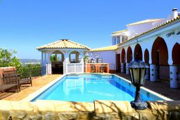 Geräumige und freistehende 4 SZ Villa mit Pool und Meerblick in Goldra Geräumige und freistehende 4 SZ Villa mit Pool und Meerblick in Goldra