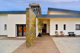Newly build single storey contemporary villa with unique views near Loule