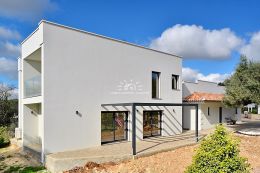 Recently built modern villa suitable for multigenerational living near Loule