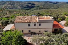 Charming villa with stunning 360 degrees country views near Loule