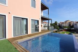 Luxury apartment with infinity pool adjacent to golf course in Vale do Lobo Luxury apartment with infinity pool adjacent to golf course in Vale do Lobo