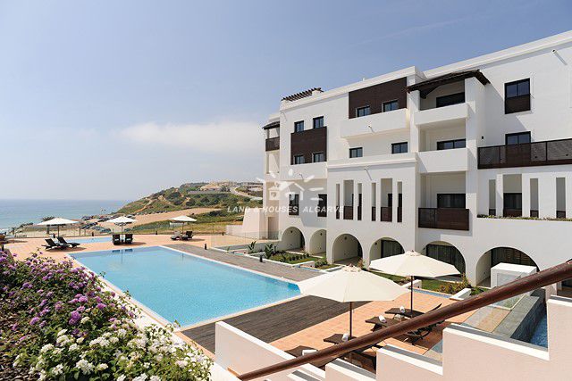 Apartment with pool overlooking the beach of Porto de Mos in Lagos Apartment with pool overlooking the beach of Porto de Mos in Lagos