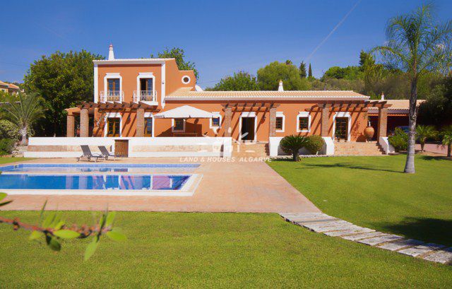 3 SZ Villa mit Pool zu verkaufen in einer ruhigen Wohnlage nahe Almancil