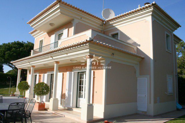 Villa zu verkaufen Almancil