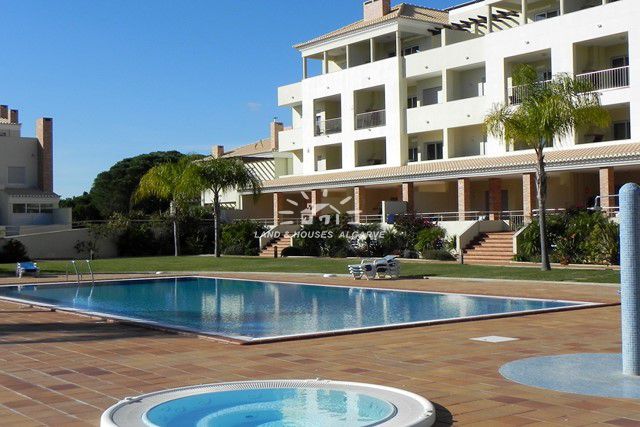 Wohnung mit Pool und Meerblick in Vilamoura