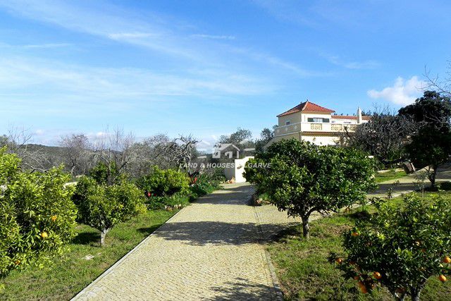 5 SZ Portugiesische Landhaus zu verkaufen mit Pool nahe Loule