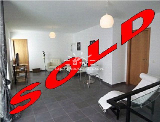 Exklusives 1 SZ Appartement zu verkaufen mit Terrasse im Herzen von Tavira	
