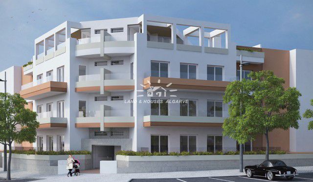 Neue 3 SZ EG-Wohnung mit großen Terrassen, Pool und Garage im Zentrum Tavira