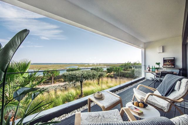 Unique luxury apartment with amazing views of the Ria Formosa and the sea