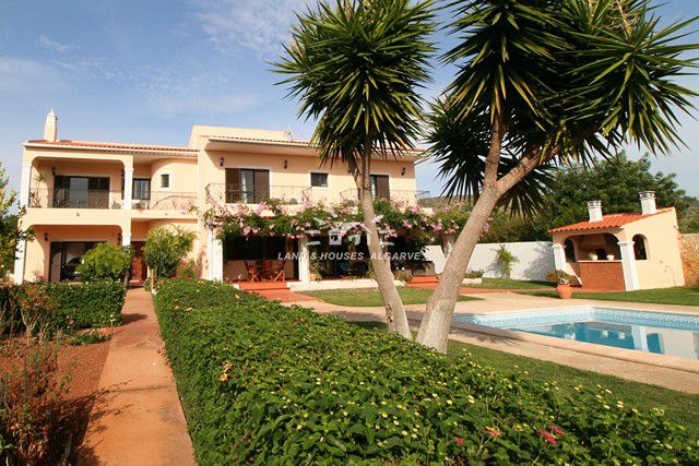 Traditionelle und sehr gepflegte Villa mit Pool nahe Vilamoura