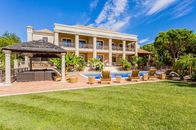 Magnificent classic villa with pool and breathtaking view of the Atlantic in Quinta do Lago Magnificent classic villa with pool and breathtaking view of the Atlantic in Quinta do Lago