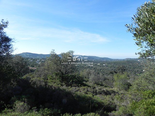 Baugrundstück mit Land und Meerblick nahe Santa Barbara de Nexe