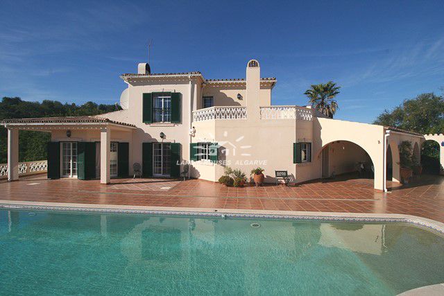 4 bedroom Villa with pool and garage near picturesque village of Boliquieme 4 bedroom Villa with pool and garage near picturesque village of Boliquieme