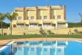 Moradia em banda junto ao campo de golfe em Vilamoura