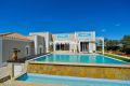 Quality 3-bed villa with infinity pool, underfloor heating and sea views 